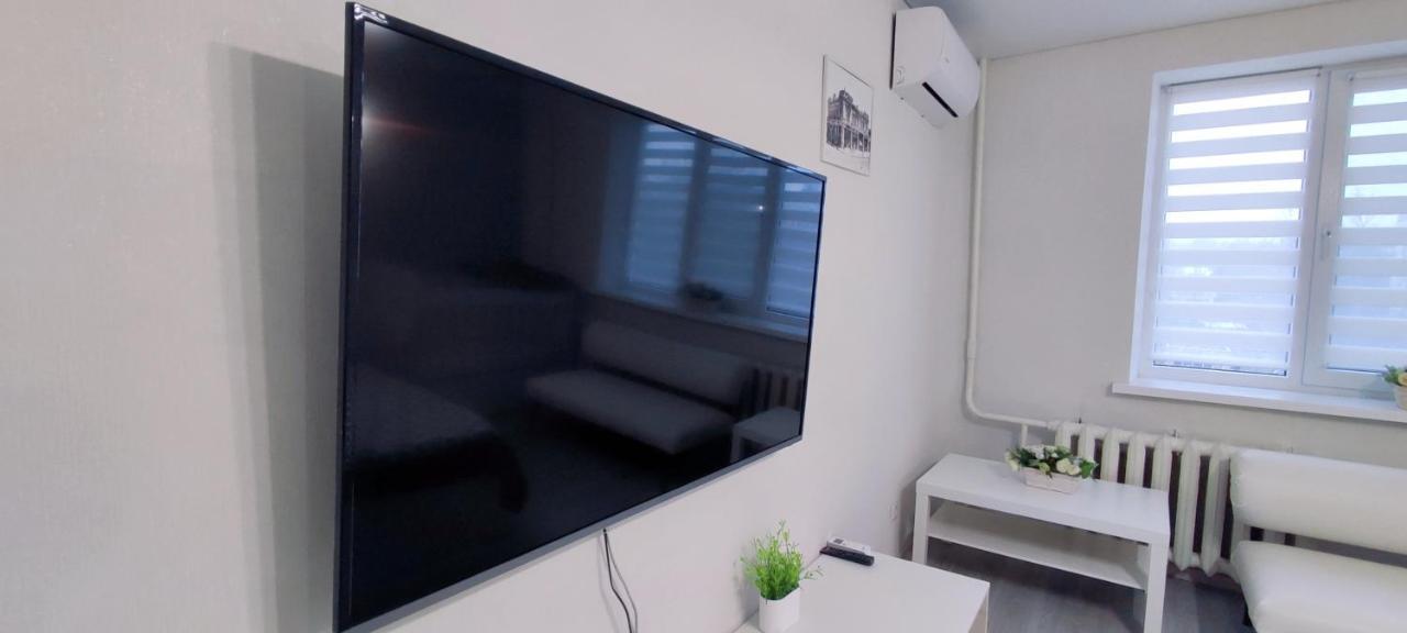 Large Apartment Near The Airport And City Center Chisinau Luaran gambar